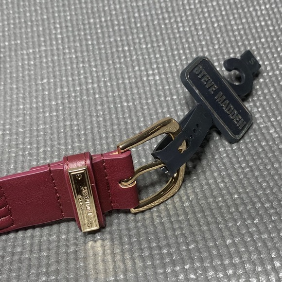 Steve Madden Womens Belts Size Small‎ Wine Red Gold Trapunto Stitch Sleek - Picture 1 of 8